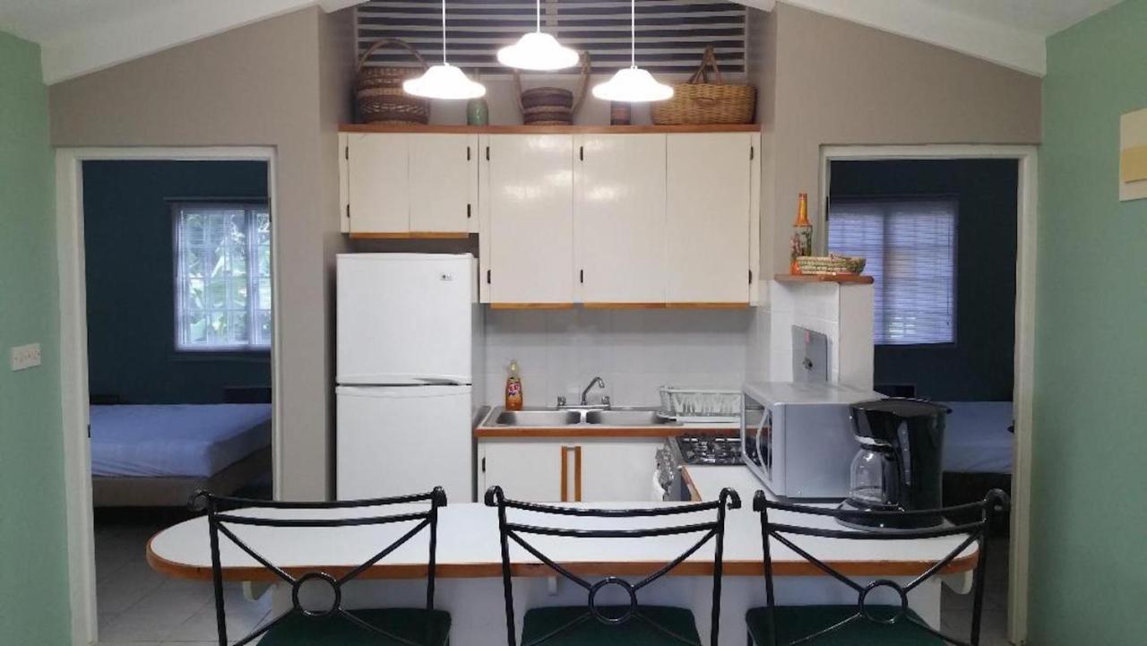 Kootney Resorts Portsmouth Esterno foto