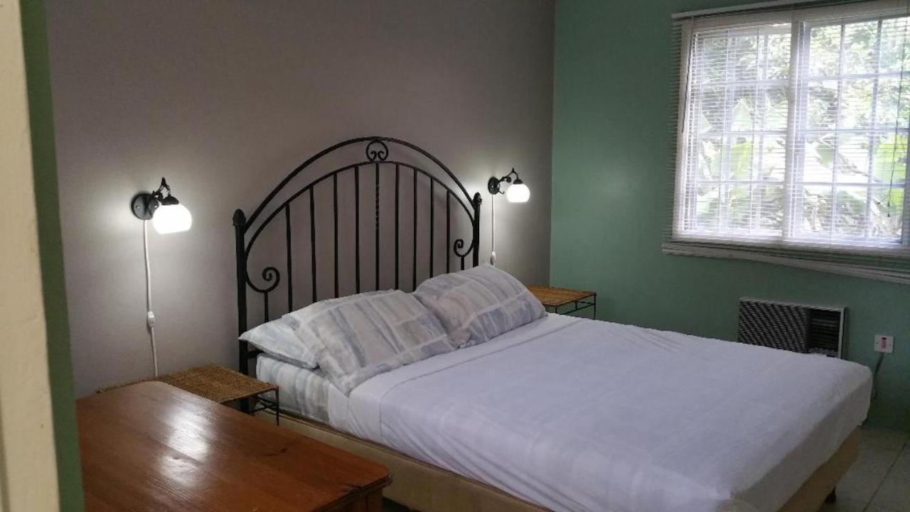 Kootney Resorts Portsmouth Esterno foto