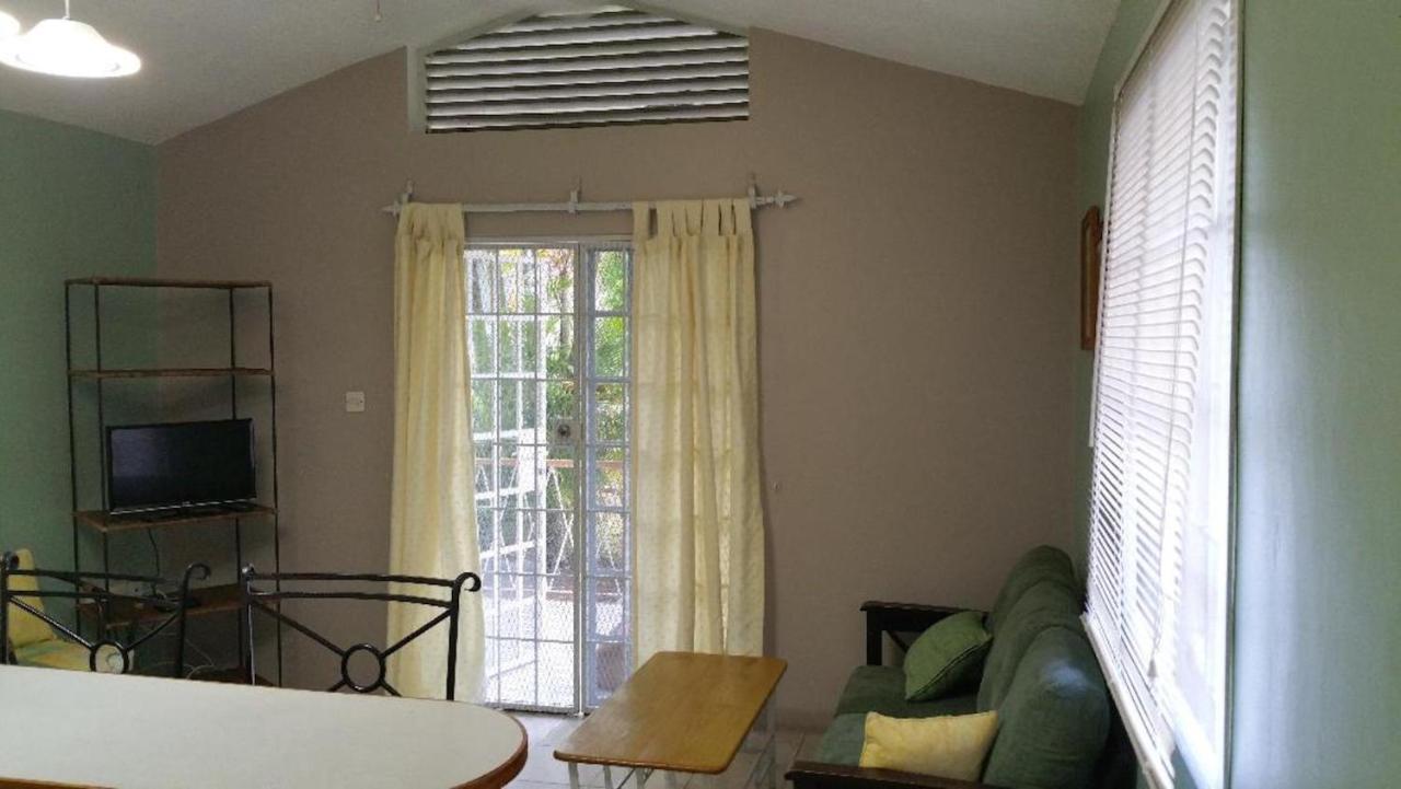 Kootney Resorts Portsmouth Esterno foto
